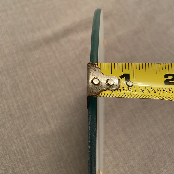 Coastal Setting Glass Cutting Board 8” Round - Picture 3 of 5